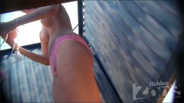[Image: Voyeur14085074727.jpg]