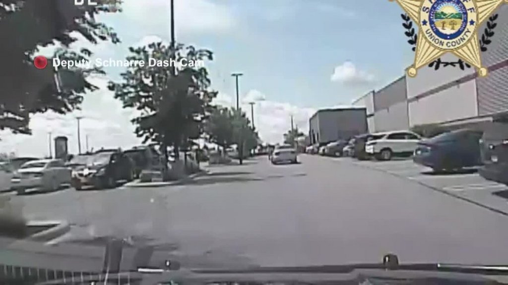 [Image: k1julegr32g0.jpg]