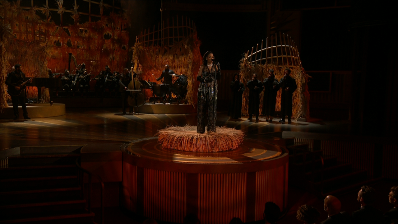 Rihanna - Lift Me Up from Black Panther.Wakanda Forever,95th Academy Awards,March 12, 2023.ts_202303