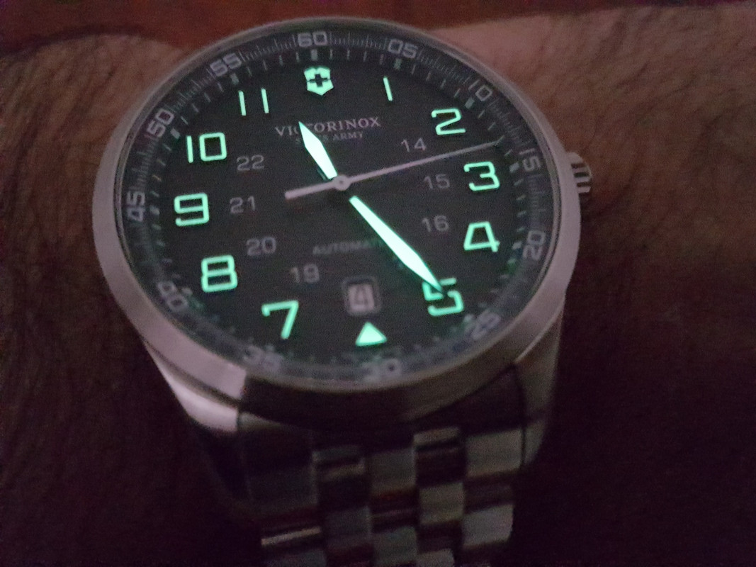 Victorinox Swiss Army AirBoss Mechanical #241508 (2)