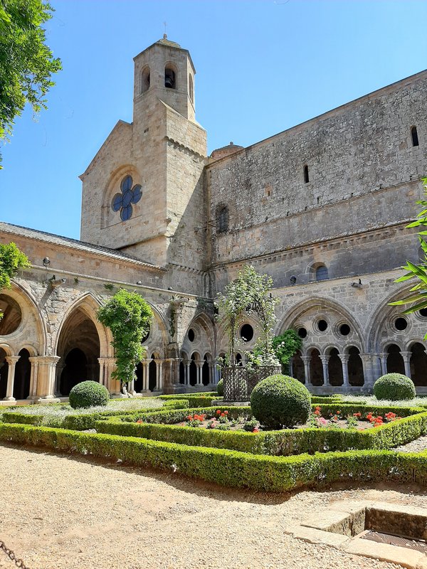 Día 1: Abadia de Fontfroide. Carcassonne. - Occitania: 9 días recorriendo los pueblos más emblemáticos. (2)