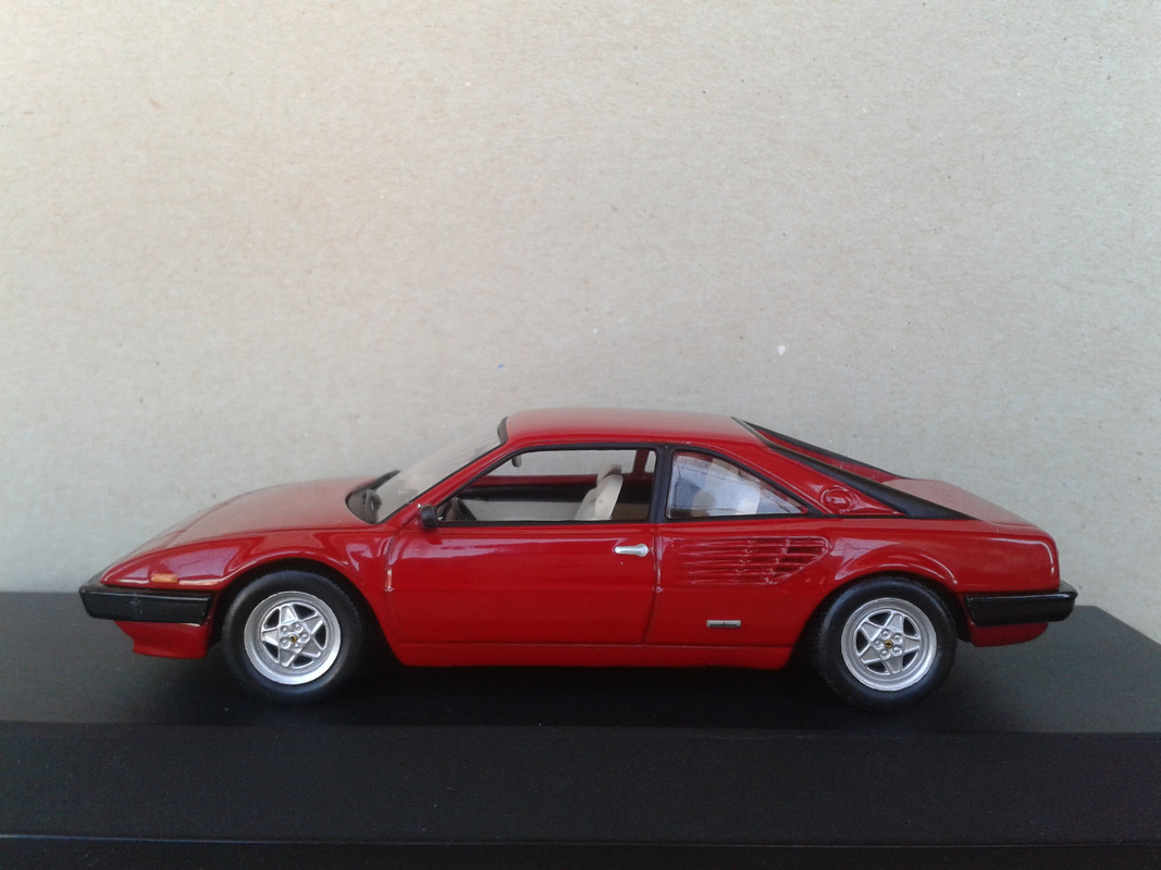 1982 Ferrari Mondial Quattrovalvole (Ixo – nº62 Ferrari GT Collection) (11)