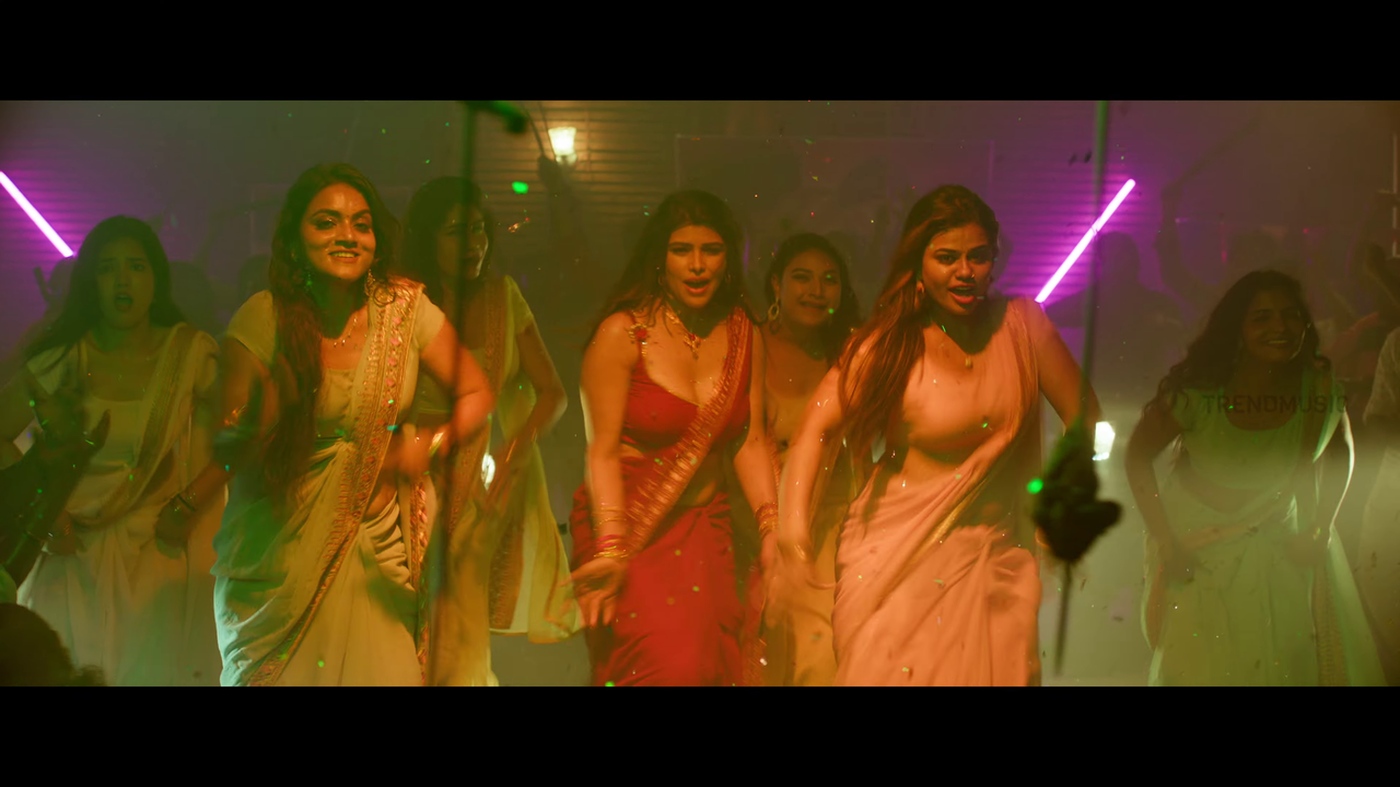 vlcsnap 2025 11 25 23h29m03s283