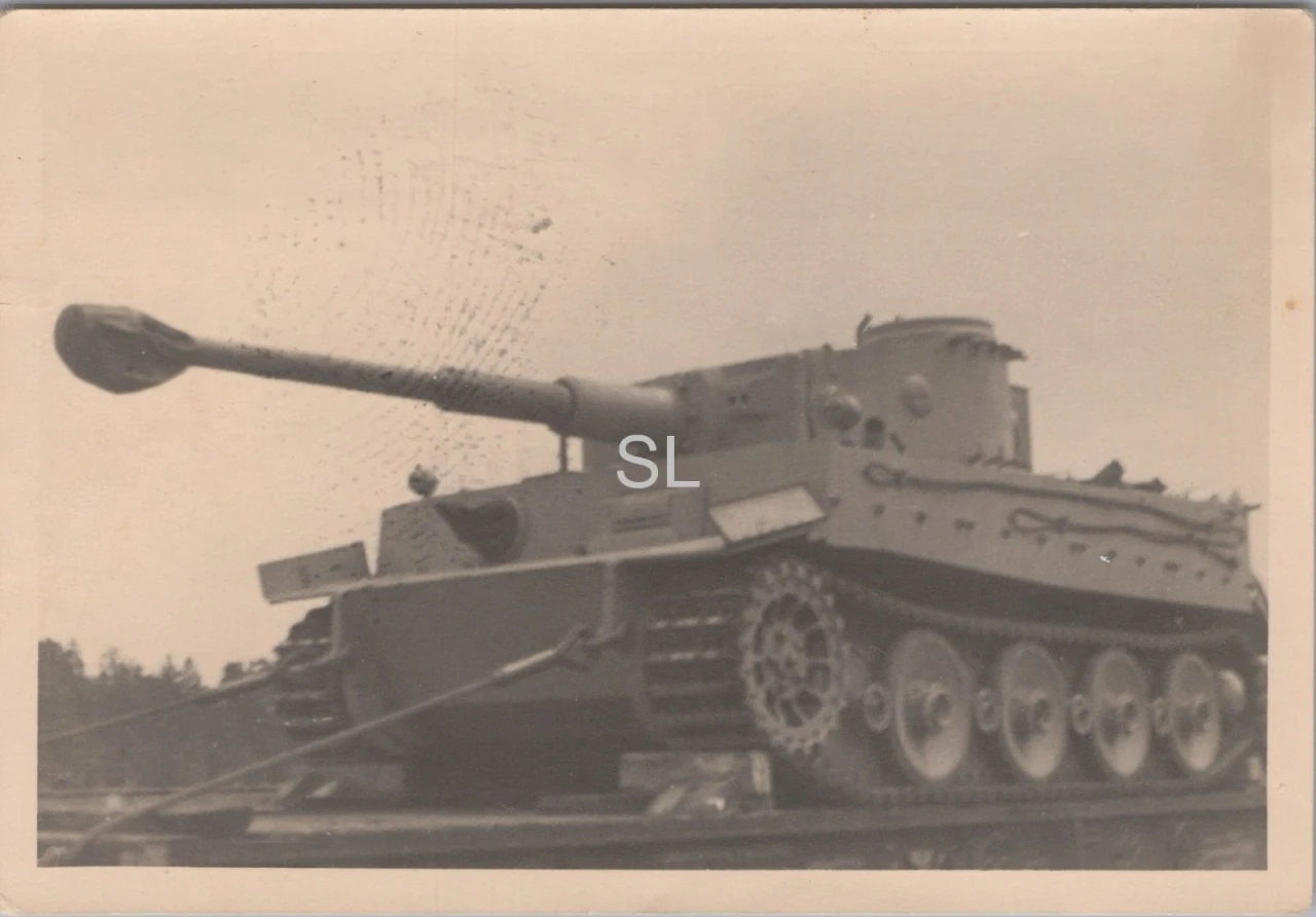 Foto Schwere Panzer Abteilung Panzerkampfwagen VI Tiger FRA 1943 44 (MBF 99) (1)