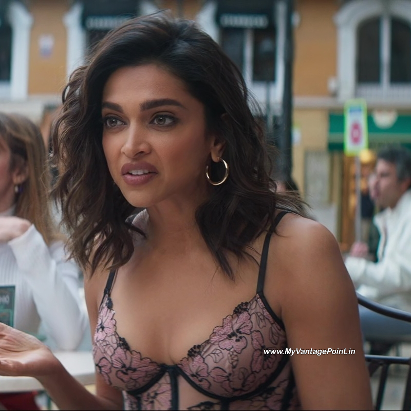 91-Deepika-Padukone-Hot-Scene-in-Pathaan-Movie-with-Shah-Rukh-Khan-My-Vantage-Point