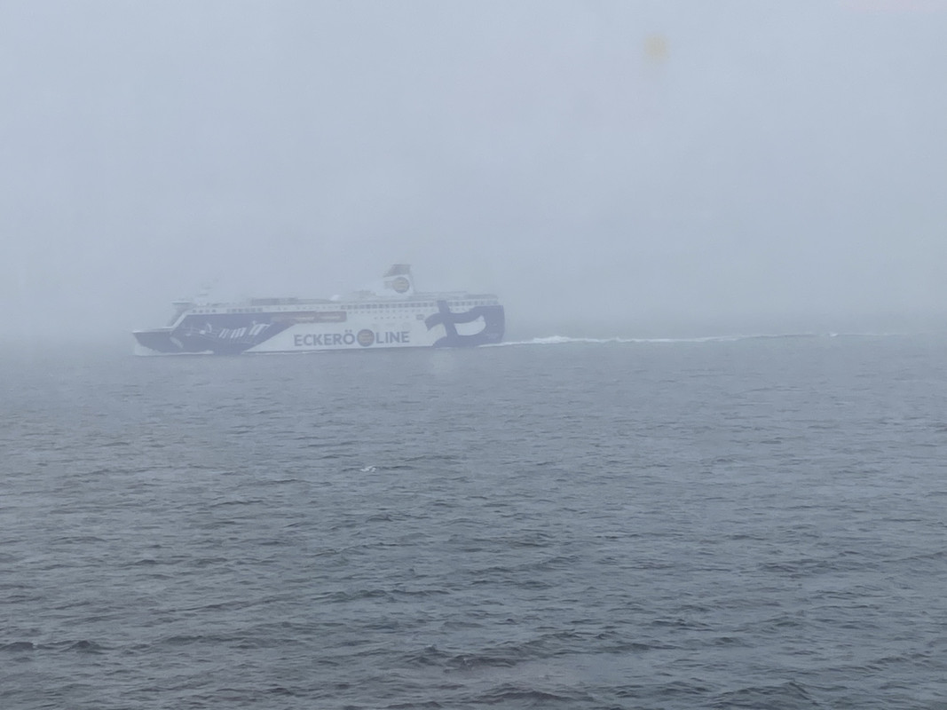 B6033E8A-E7CC-4B0D-A5B4-D25BB39D13DE