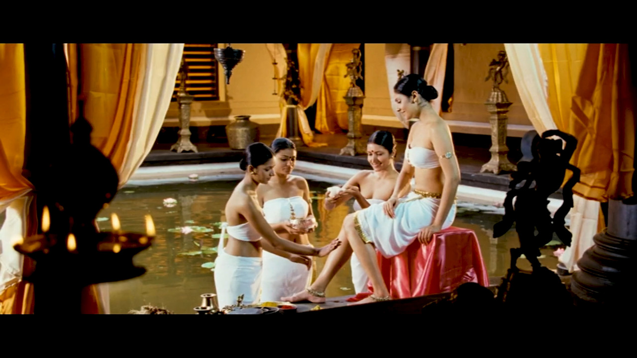 Ponnar Shankar 2011 Hot Song 4k.mp4_snapshot_00.09_[2020.12.12_00.08.22]