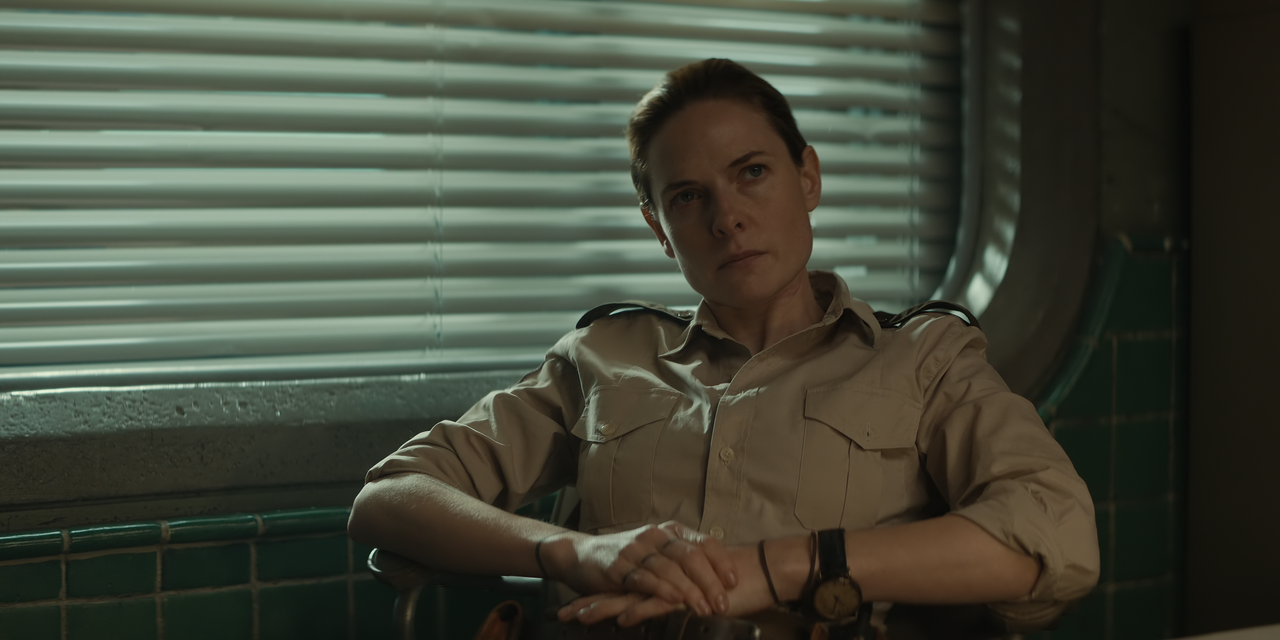 Silo.S01E05.The.Janitor’s.Boy.2160p.10bit.ATVP.WEB-DL.DDP5.1.HEVC-Vyndros.mkv_snapshot_17.26_[2023.0