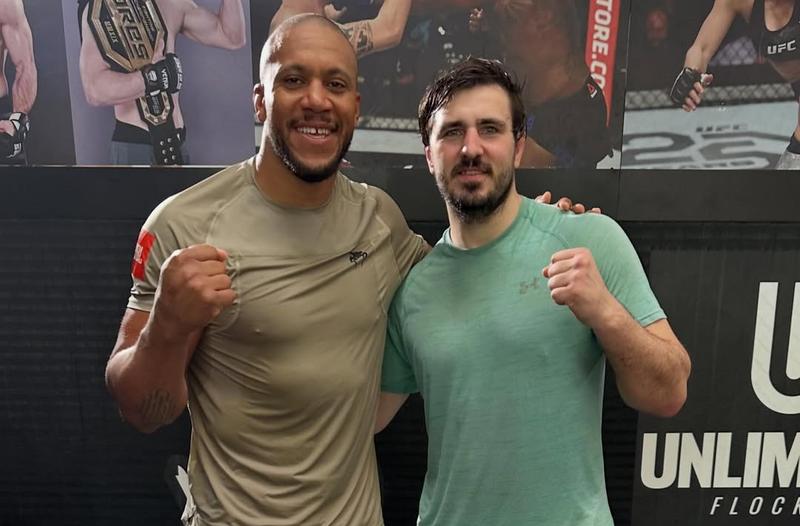 Сирил Ган тренира с Артьом Вахитов преди битката с Алекс Перейра