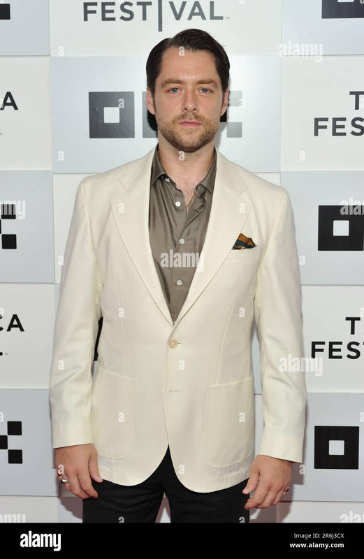 new-york-usa-09th-june-2023-richard-rankin-attends-the-season-7-world-premiere-of-outlander-at-the-t