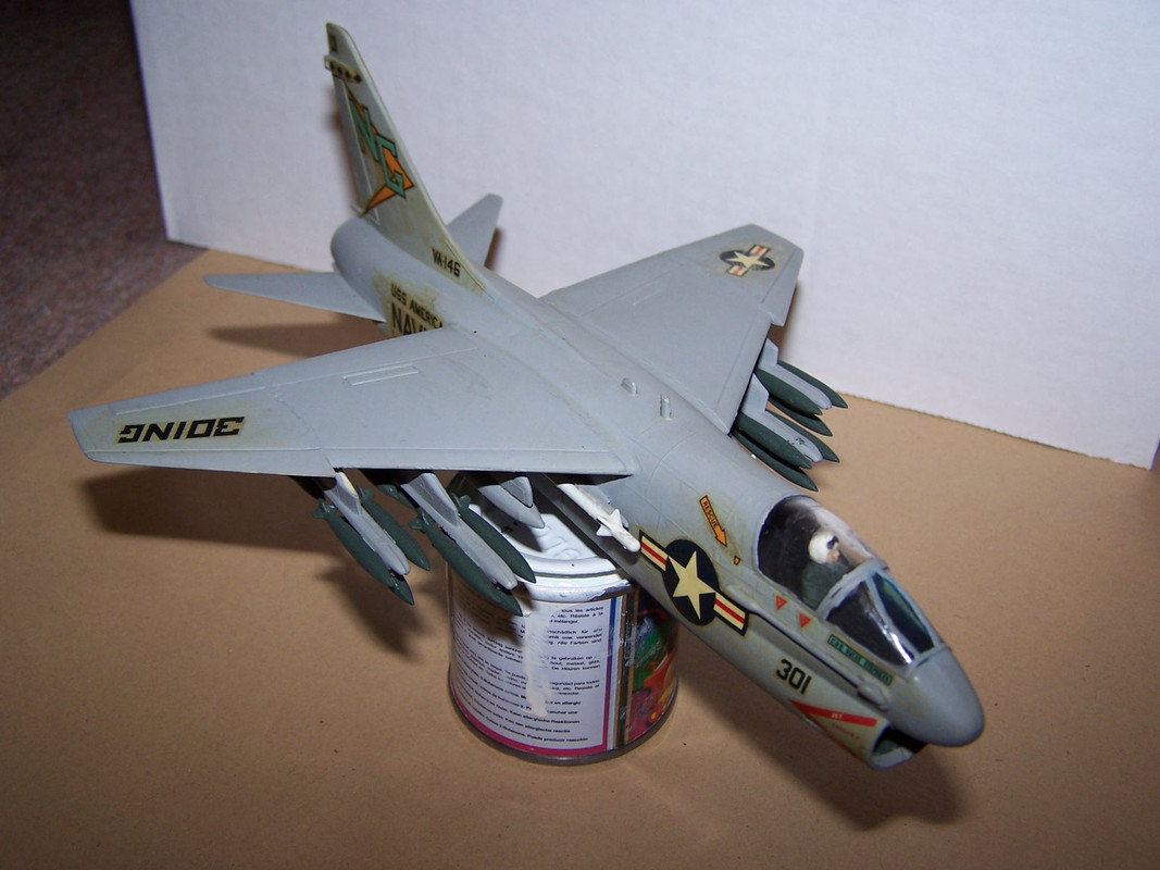 Airfix_A7E_Corsair2