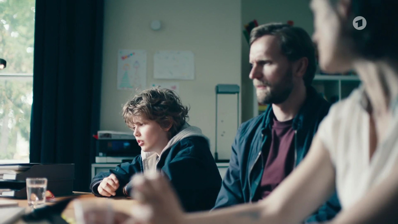 Einfach Nina (2022)_00_47_08_00_188