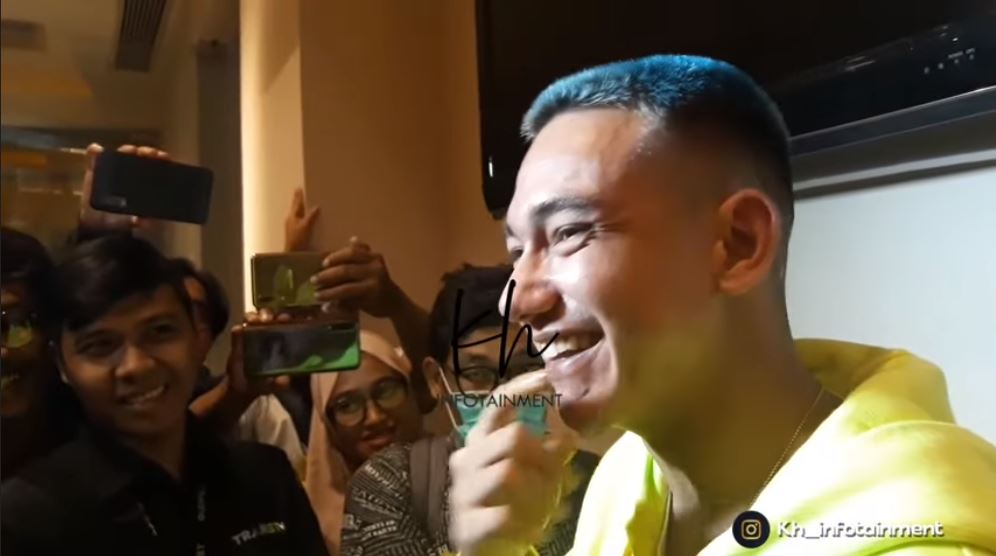 Respon Adipati Dolken soal kedekatannya dengan Canti Tachril