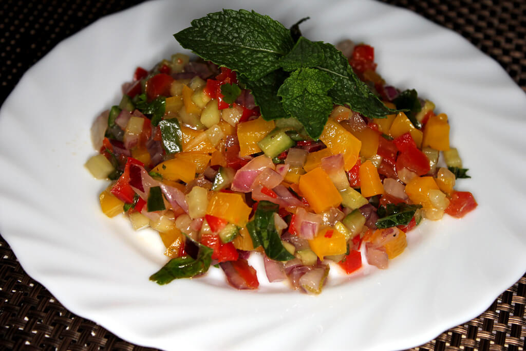 Sommersalat mit Minze