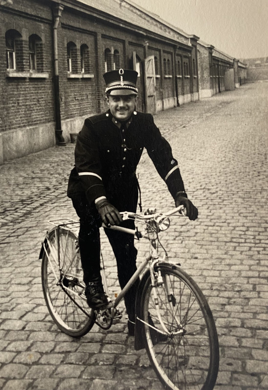 (1)WM Martin Snijkers, vader van Beatrijs Snijkers, eerste Nederlandstalige vrouwelijke rijkswachter