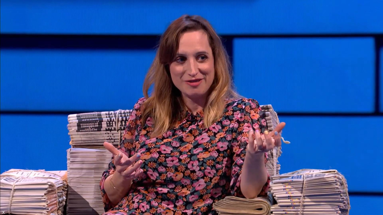Isy Suttie 171021.mp4_snapshot_04.38_[2021.10.17_03.03.02]