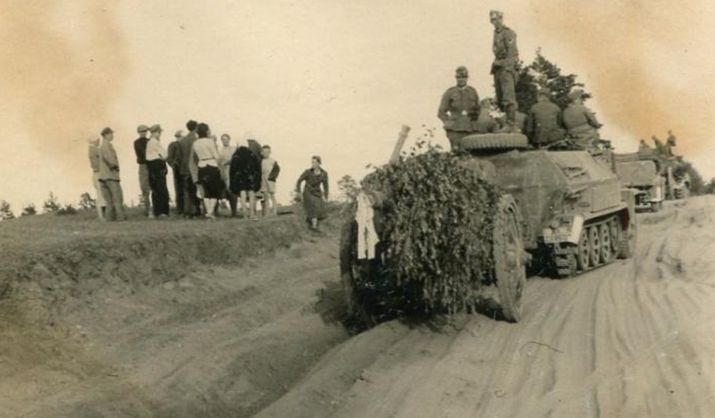 aXHtVoADb5uW134259977725P10397