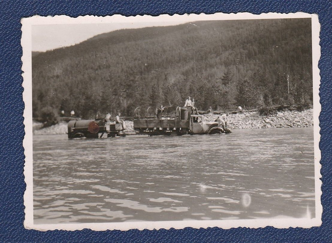 Foto 2 WK LKW im Fluß