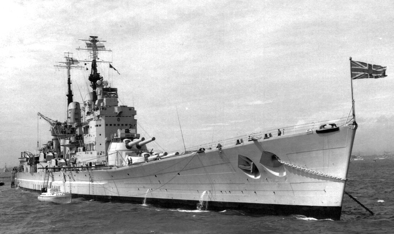 HMS Vanguard на Спитхедском рейдена ревю в честь коронации Елизаветы II, 15 июня 1953-1