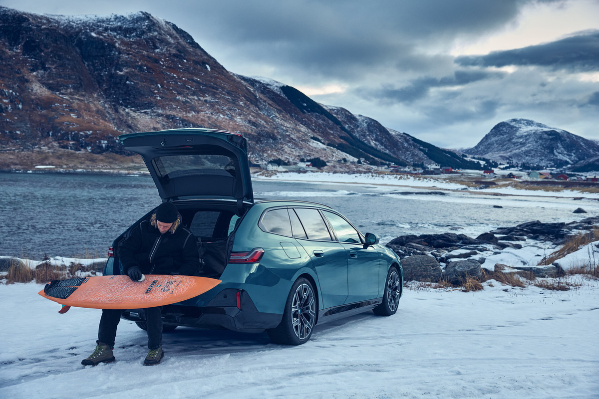 P90537351_highRes_the-new-bmw-i5-edriv