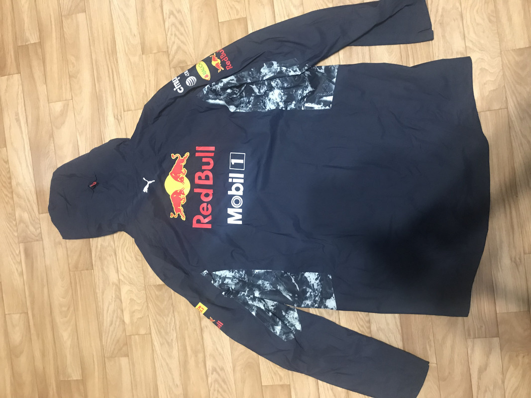 4D5D0A11-7A42-4AAA-B6F5-3C96DC1E239F