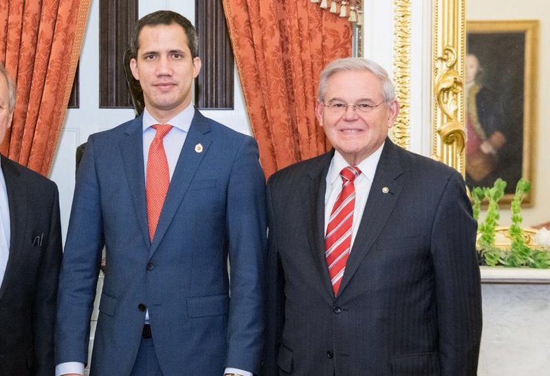 Juan Guaidó y Bob Menéndez