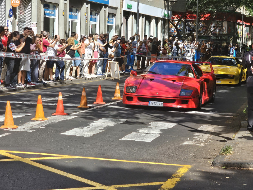 Mucha expectación en las ramblas (1)
