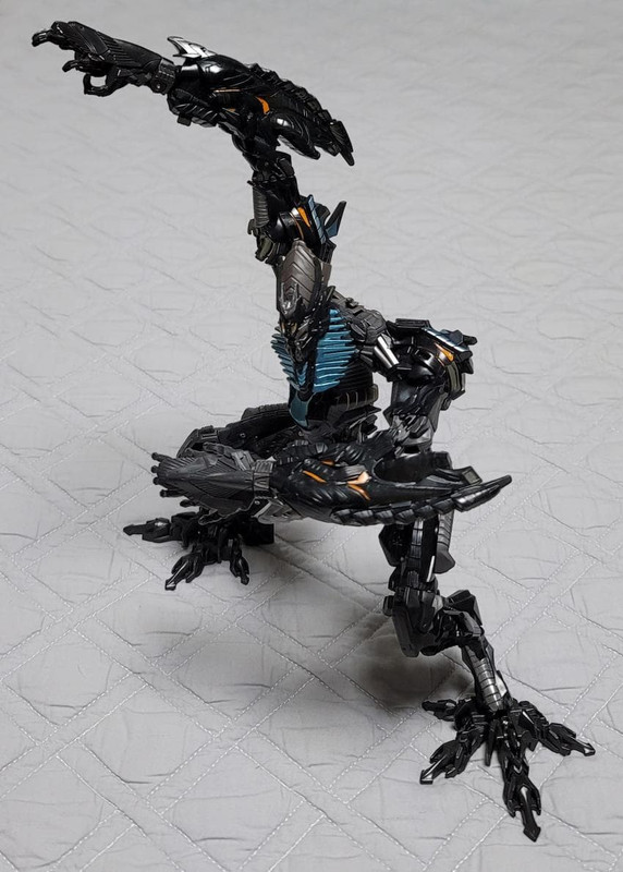 Studio-Series-Leader-Class-The-Fallen-09