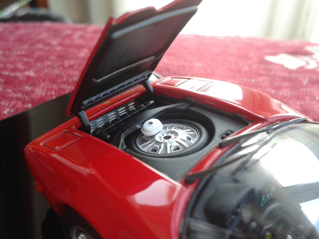 1982 Ferrari 308 GTB Quattrovalvole (Kyosho) (7)