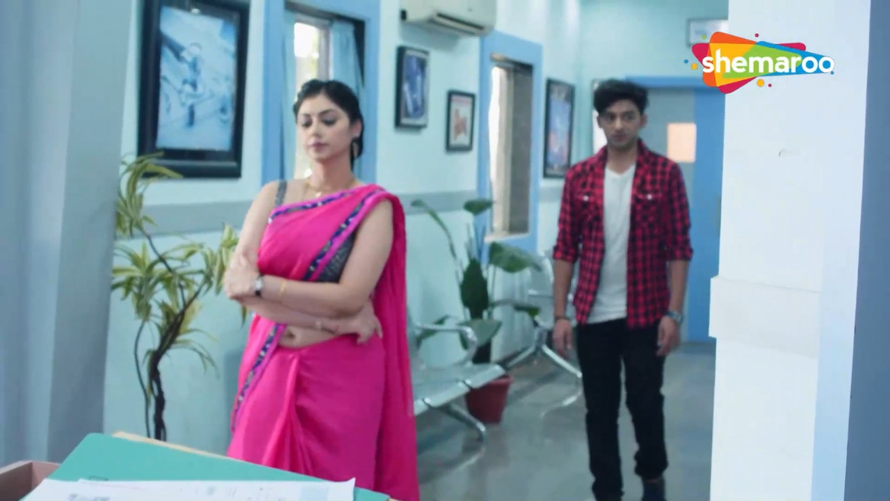 Rima Vohra Sexy Fleshy Big Deep Navel from Crime Show-Scenes Only.mkv_snapshot_00.36.533