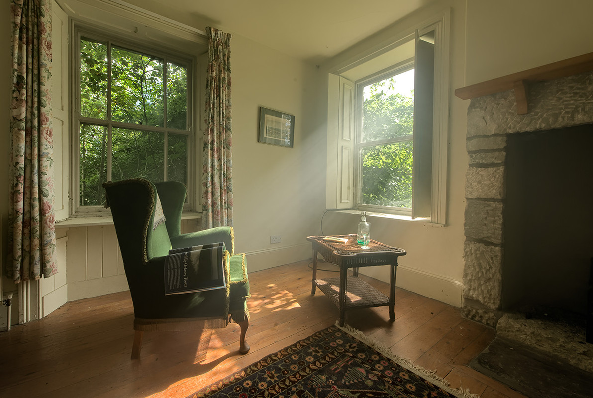 IMAGE: https://i.postimg.cc/fbQCfPcT/Boris-Hajdukovic-on-discuss-HDR-copy.jpg