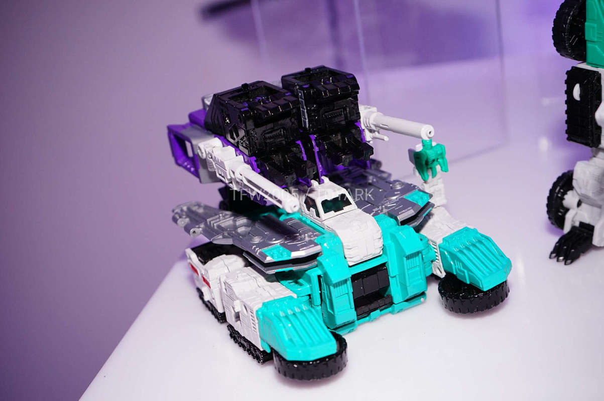 NYCC2016-Titans-Return-109