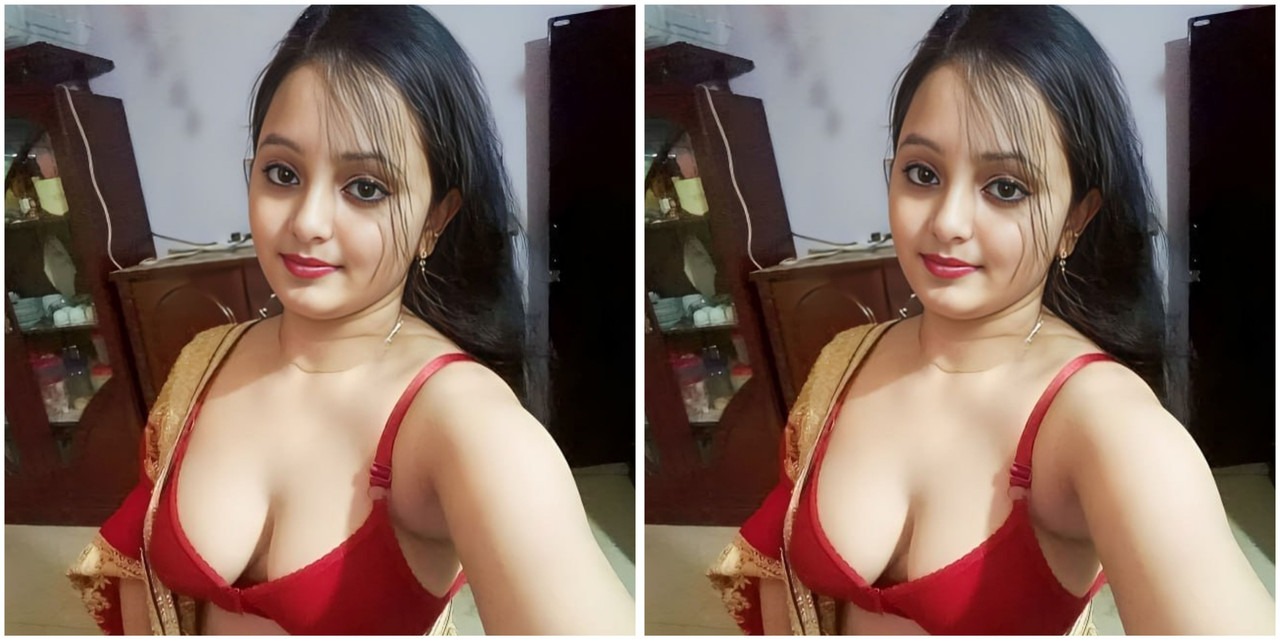 Hot desi aunty pressing her boob
