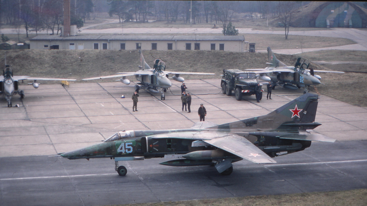 559 APIB Mig-27K 45 Blue_76802630202 [Finsterwalde 3.93] Leaving Germany for the storage base of Dim
