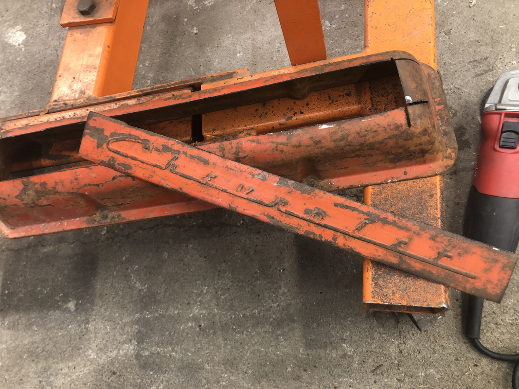 7F7A1B3E-22B5-4A73-8257-58860D0AB9C1