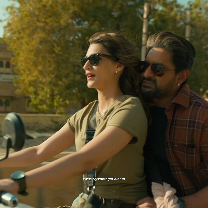 kriti-sanon-with-arshad-warsi-in-bachchhan-paandey