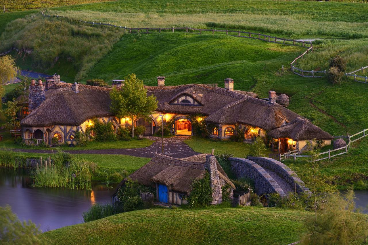 Hobbiton Movie Set with lunch - Small Group Guided Tour from Auckland | Shaara Deals