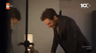 Y que este señor esté nominado a los premios mariposa junto con Kivanç, Çağatay, Salih, Kaan, Berk o