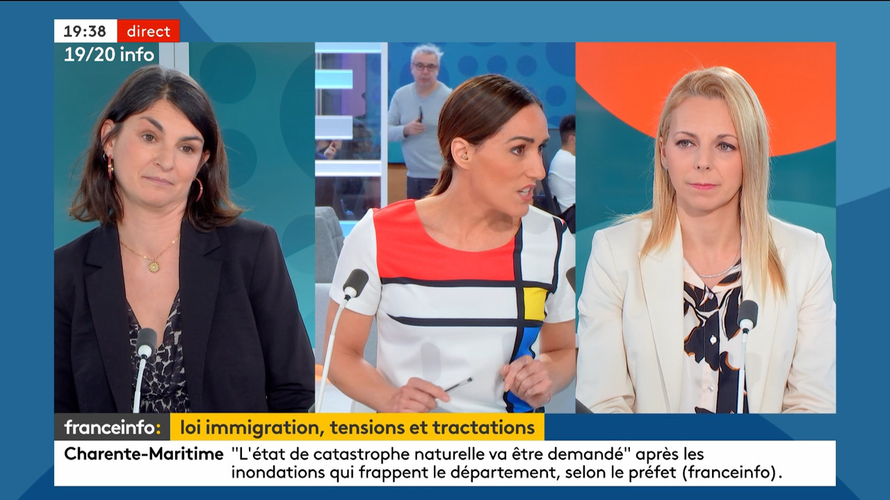 19-20 info week-end (Franceinfo)_2023_12_17_17_54_15.ts_snapshot_00.44.43.392