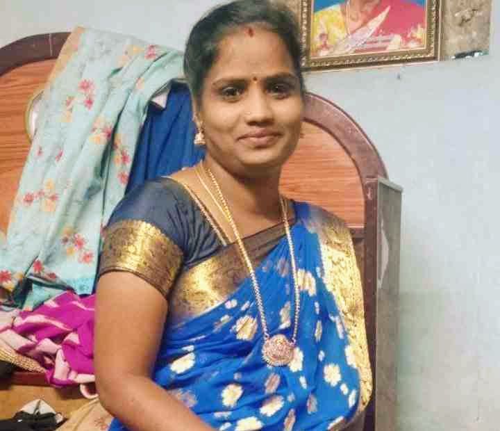 Hot indian bhabhi shwing her boobs exclusive viral video
