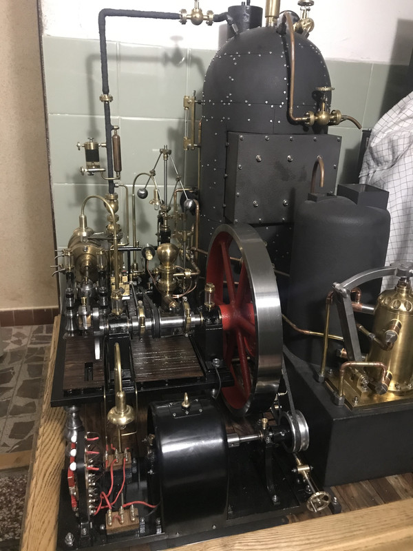 48E582B5-4E25-4835-B548-0C28E22E294F