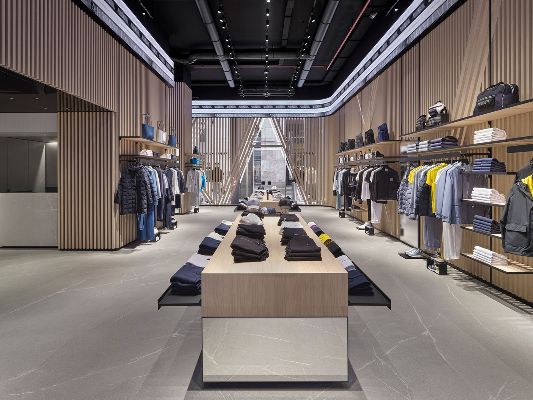 Armani Exchange apre il primo negozio a Milano