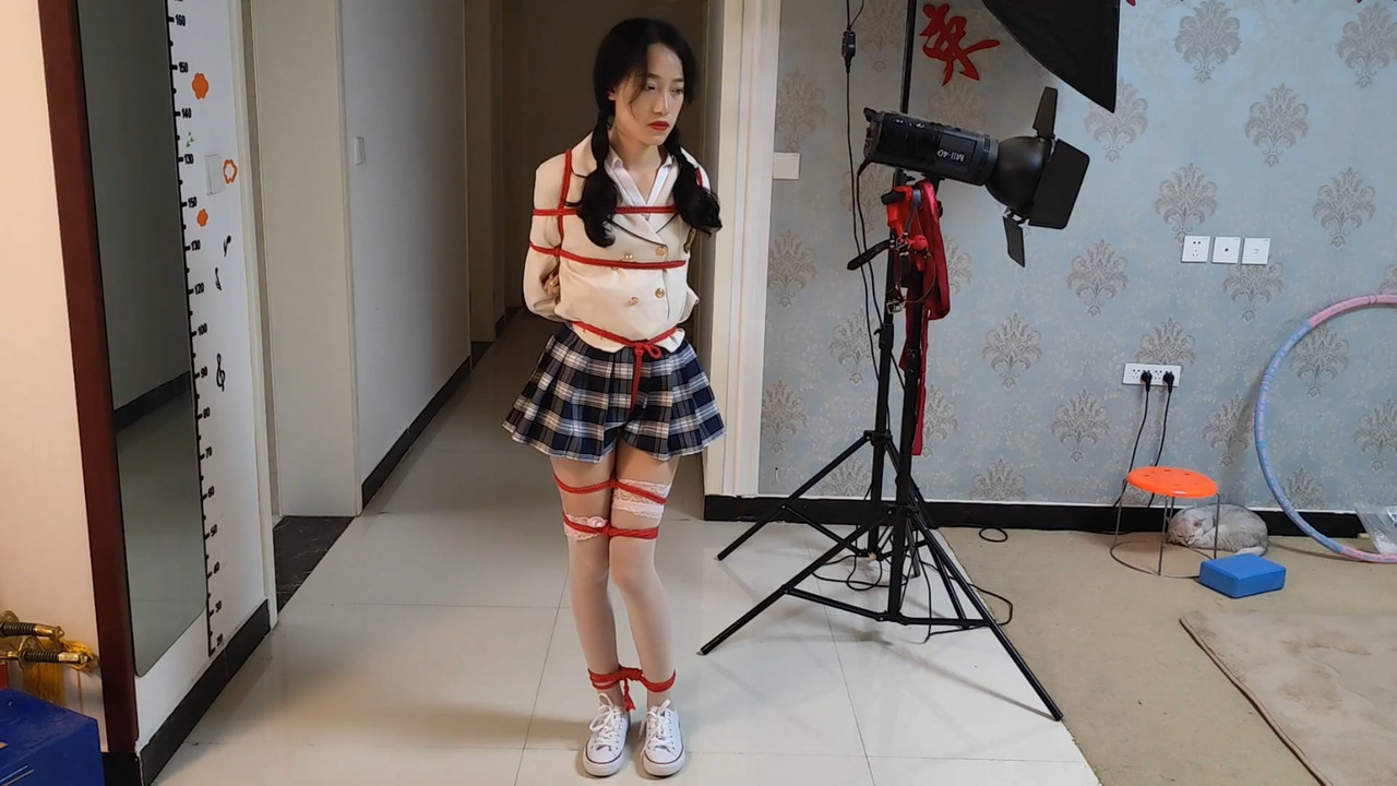 随心原创 雅熙 JK服的夫人.mp4_20220817_185154.096