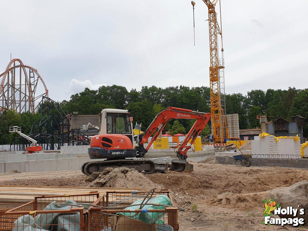 CAB251B4-FC27-44E1-AD22-DA5959A43260