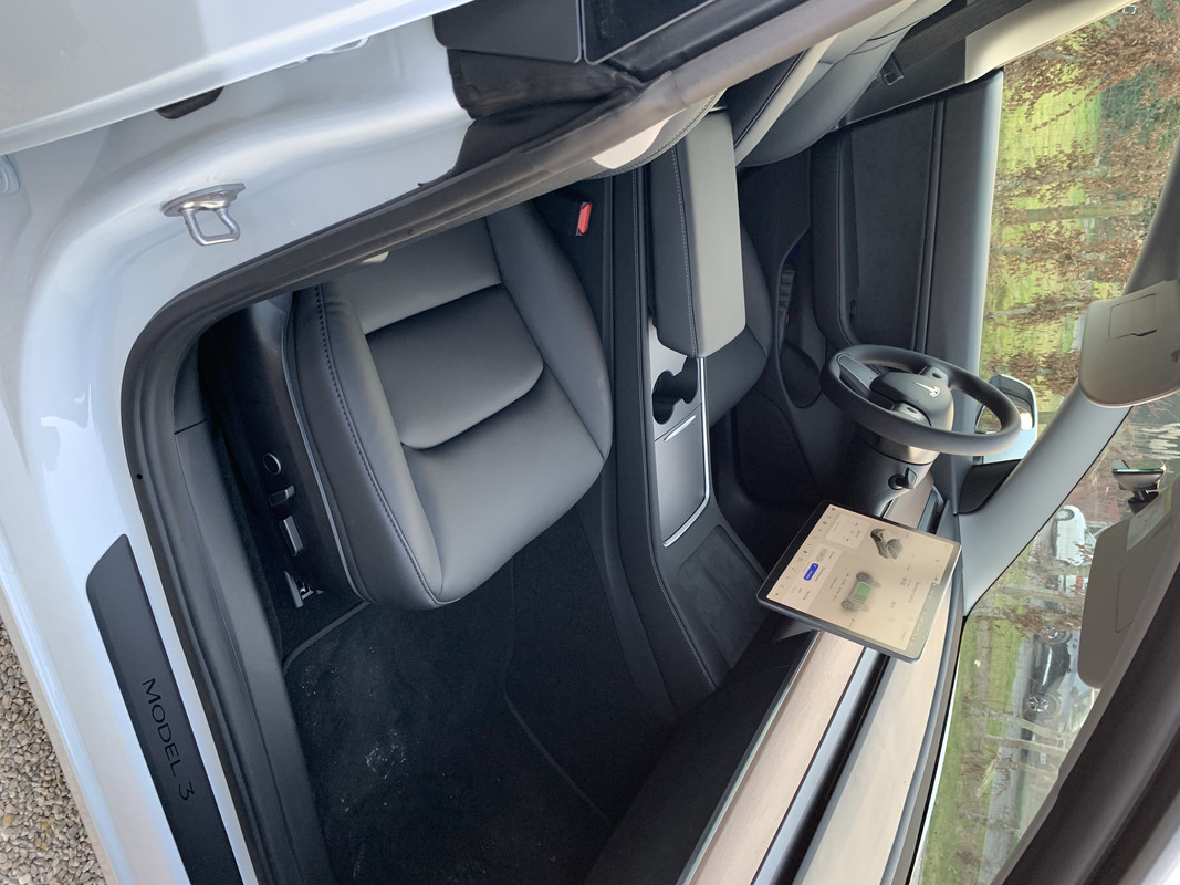 57845837-5DC1-410C-8A03-A3DC69474D79