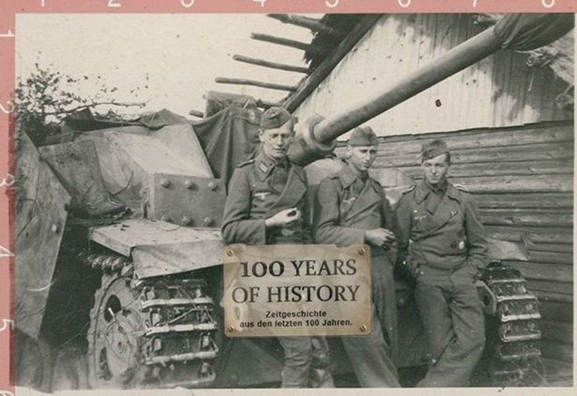 Orig. Foto Panzer Tank mit Seitenschürzen Soldat