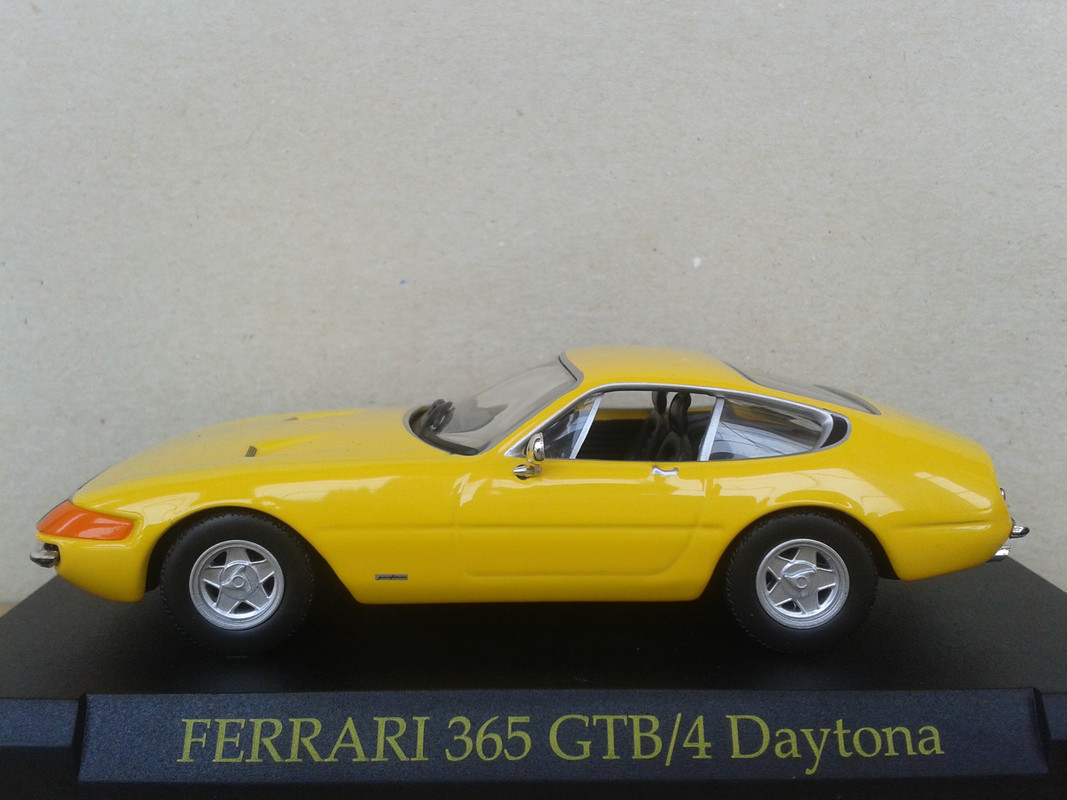 1968 Ferrari 365 GTB-4 Daytona (Ixo - nº 15 Ferrari RBA) (8)