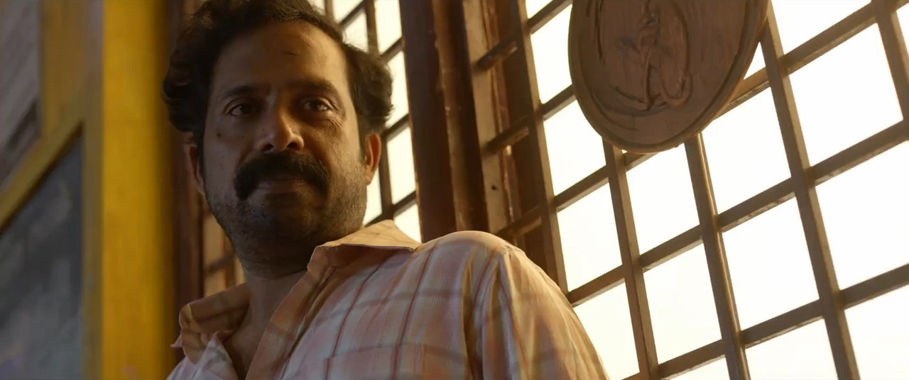 Bottle Radha 2025 WebRip [Tamil] 480p, 720p ESub Screenshot
