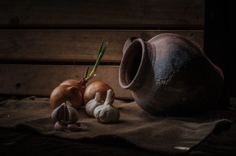 brown-urn-onions.jpg