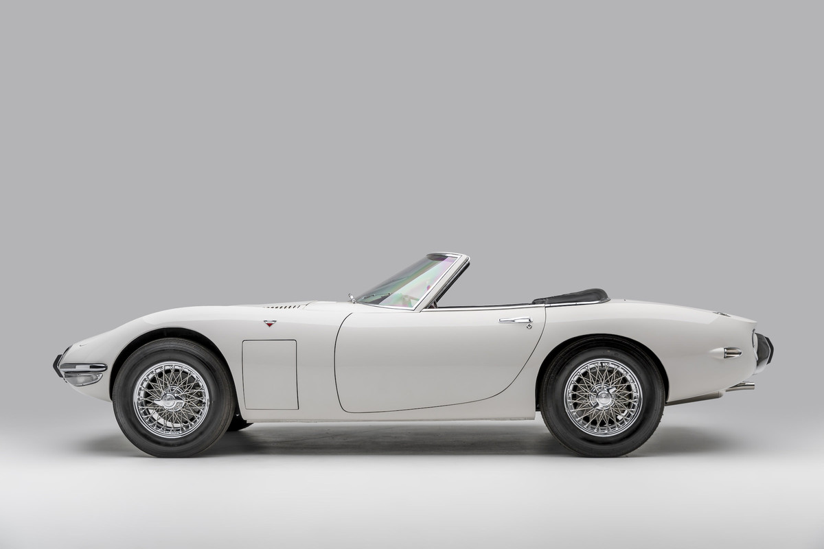 Toyota-2000GT-Convertible-Left-Side